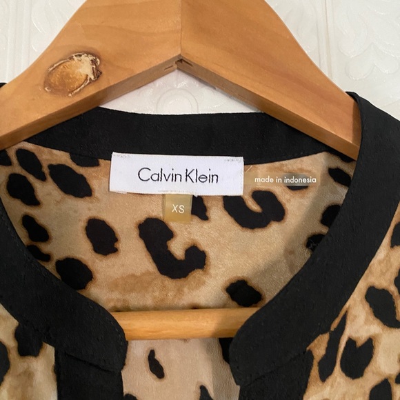 Calvin Klein | Animal Print Leopard Split Neck Zipper Tunic |Extra Small - Picture 3 of 5